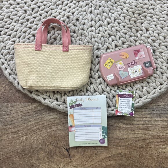 American Girl Doll Blaire Wilson's Accessories Tablet Tote Bag & More GOTY 2019 - Picture 7 of 8